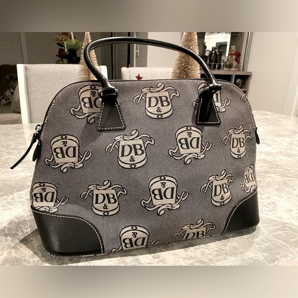 Dooney & Bourke Handbags - ✨RARE Dooney & Bourke 🩶🖤EUC Handbag 👜